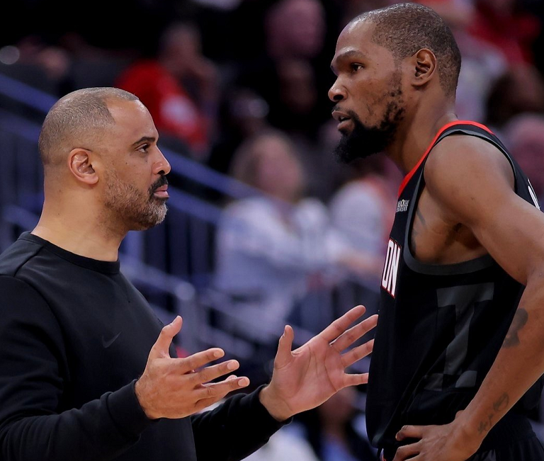 NBA视频直播-出战2841分钟,狂轰2016分!杜兰特刷爆NBA纪录,火箭却难有作为