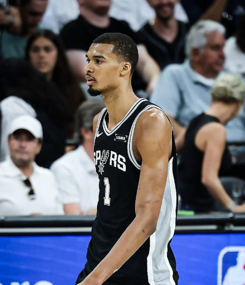 NBA比赛高清视频直播-文班27+17+3封盖一战比肩詹皇，马刺掀翻森林狼，让雷霆瑟瑟发抖